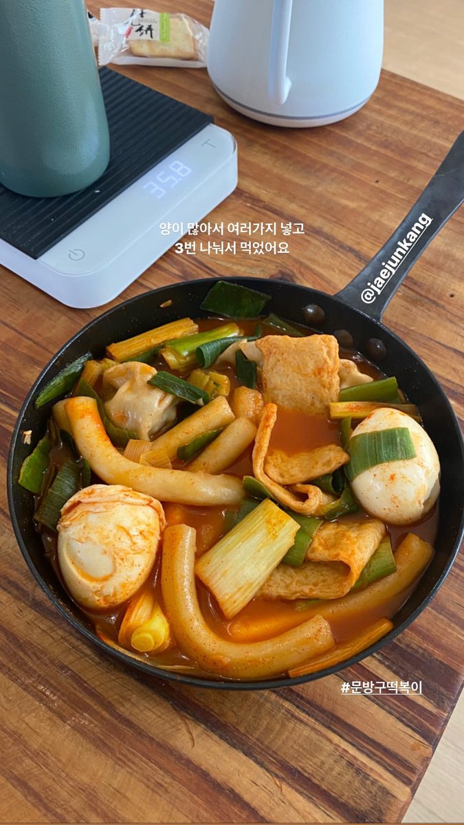 itsyou_luv's tweet photo. 무슨 말이애오 오빠,😤
이러시면 한큐에 라면 사리까지 말아 먹은 나는 뭐가 됩니까...🐷 https://t.co/Gnp2v0RJch