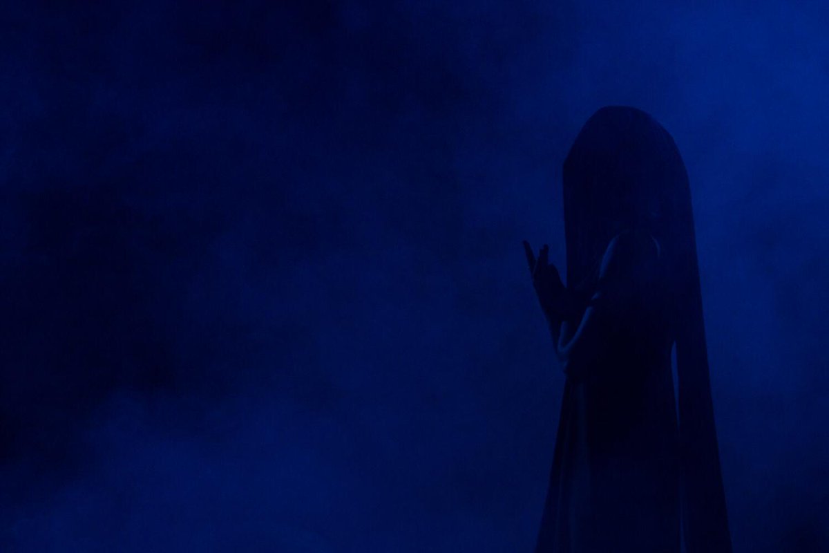 Lolapaulola's tweet photo. Entre las sombras, Yocasta camina errante buscando a Edipo.
📸 Juan López, CDAEA
#antígonametamorfosisdeunahistoria #teatro #teatrocontemporáneo #pléyades2.0 #yocasta #centodedocumentacióndelasartesescénicasdeandalucía #CDAEA #actriz #actrizandaluza #sevilla https://t.co/gSKQo4KpJz