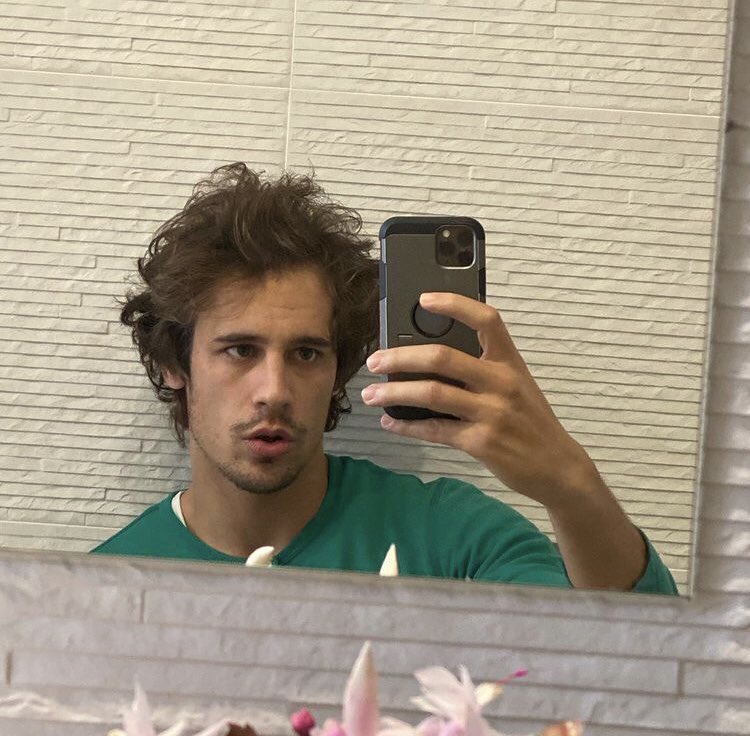 rivas_chicasdel's tweet photo. New intagram pictures of Martiño🙏🏼💓 I’m so happy to see his face 🙏🏼🥺💗 @martino_rivas https://t.co/u033WzbTWC