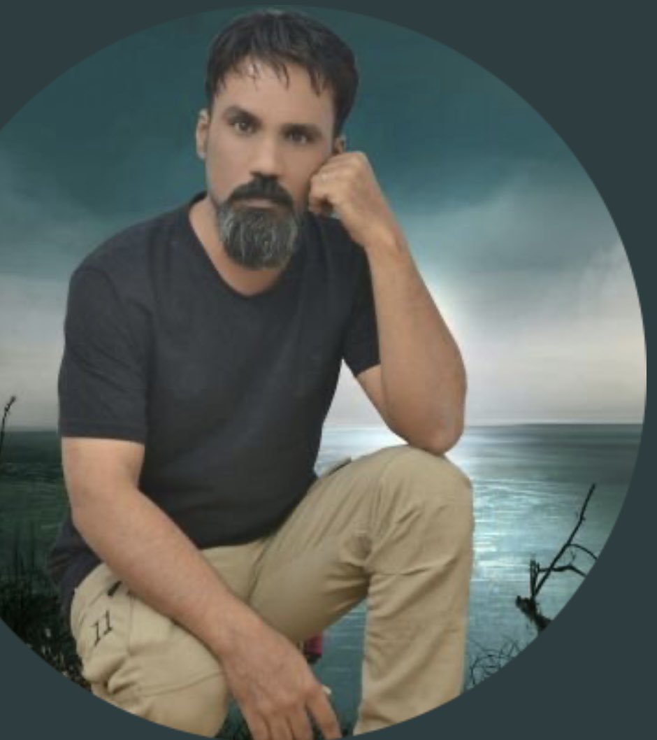 ali14328626's tweet photo. @mm5gw934x @ali_walied26 @salih_m_iraqi اذا بيتك من كزاز لتضرب العالم بحجار 😂 اكو نفر عاقل يكنبص ع الشط 😂 فوتوشوبي صدري متخلف 😂 https://t.co/WuRLfQI6xa