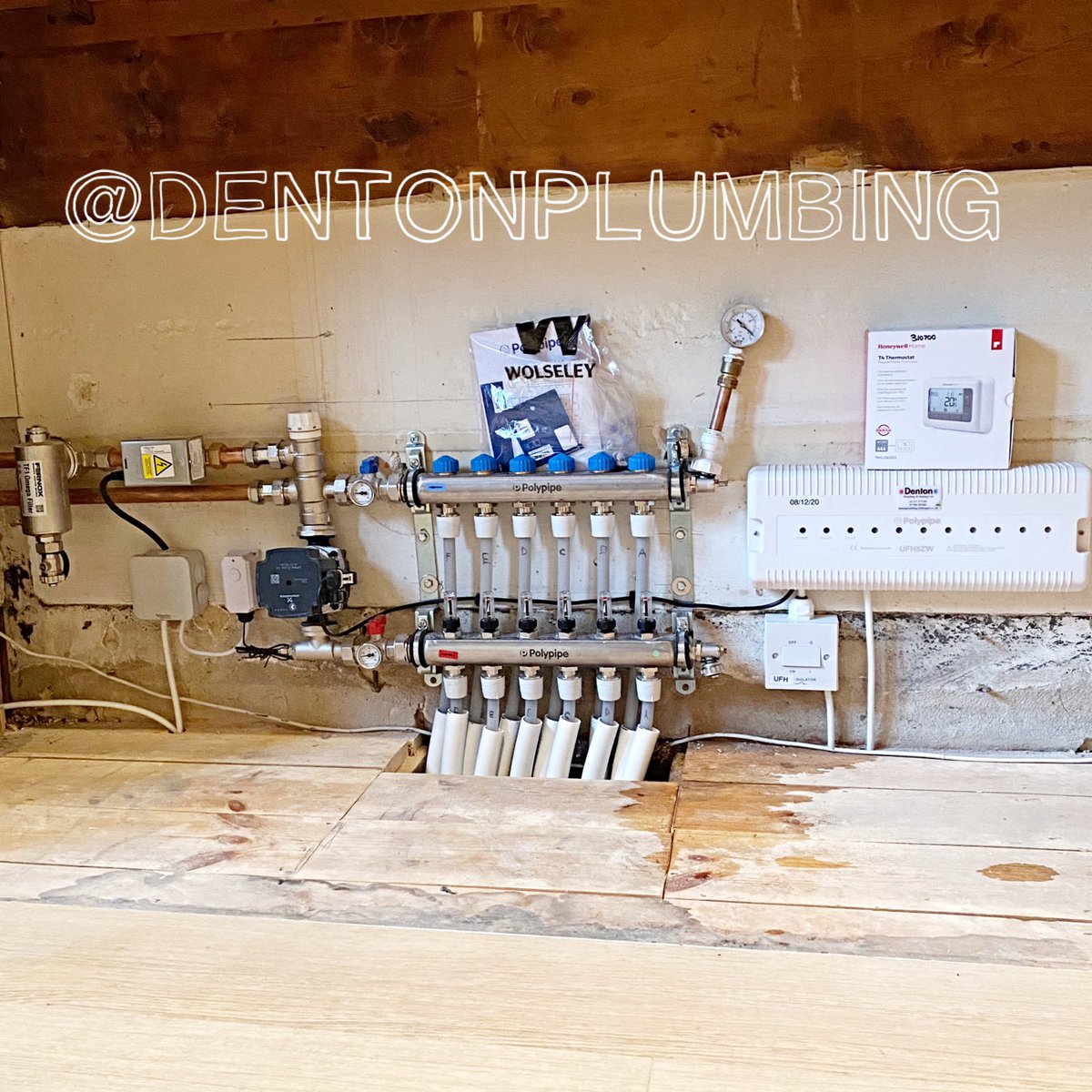 Polypipe <a href="/PolypipeTrade/">Polypipe Building Products</a> @PolypipeHome underfloor heating install 
•526m of 15mm UFH pipe.
•Floor area 65sqm. 
New ground floor extension built by  
qualitybuild.info
Supplied by @WolseleyUK redhill branch 

#dentonplumbing #ufh #surreyunderfloorheating