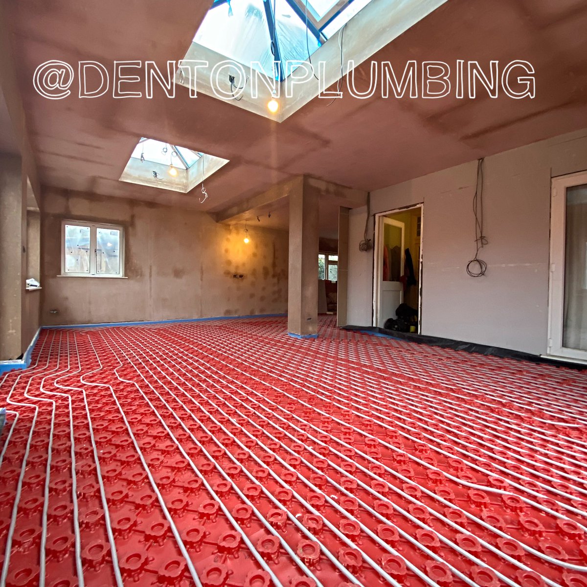 DENTONPLUMBING's tweet photo. Polypipe @PolypipeTrade @PolypipeHome underfloor heating install 
•526m of 15mm UFH pipe.
•Floor area 65sqm. 
New ground floor extension built by  
https://t.co/VkFwVz26xJ
Supplied by @WolseleyUK redhill branch 

#dentonplumbing #ufh #surreyunderfloorheating https://t.co/S4QN0Zi3OS