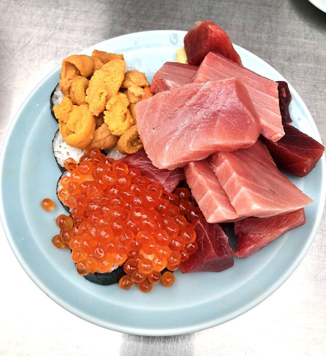 Javier_Chick10's tweet photo. 立ち飲みとよ
トロウニイクラ
鮪ほほ肉炙り
鰻の蒲焼き https://t.co/7zBvWckqMF