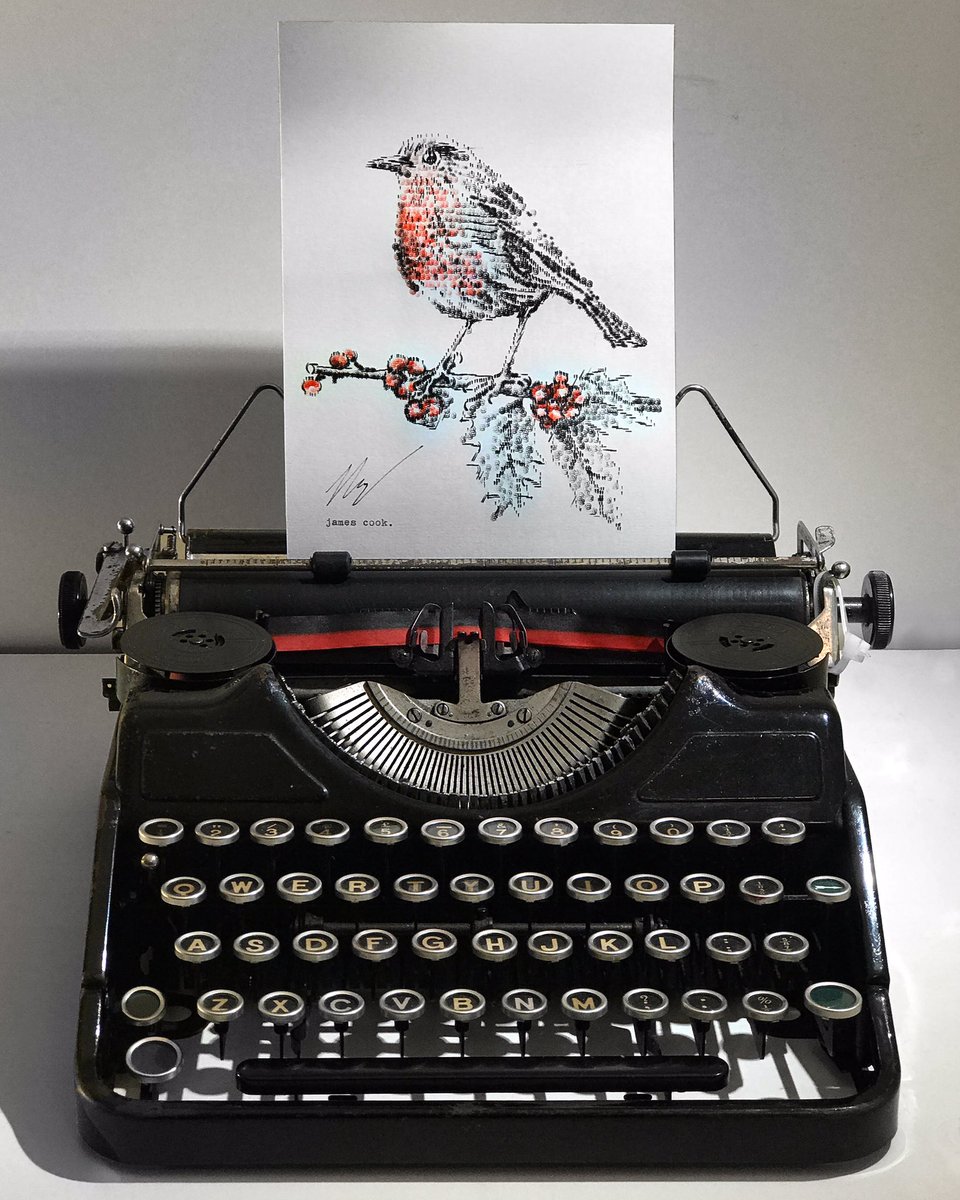 jjcook9628's tweet image. Something Festive #typewriter #typewriterart