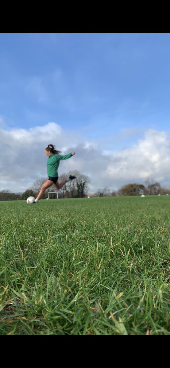 M_Blackwell82's tweet image. Working with limited resources in a performance environment can be challenging. Asking your players to record themselves performing certain tasks, allows you to see if there’s a link between technique and similar injuries in the squad @ArgyleWFC #analysis #lockdowncoaching