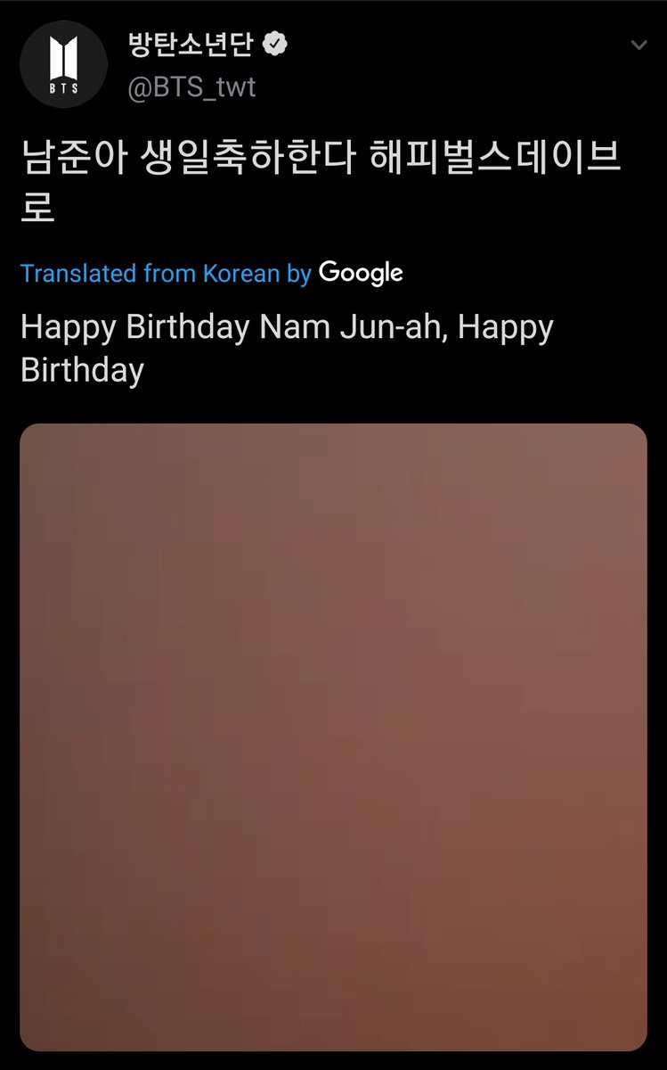 They wishes eo "Happy Birthday" first at the moment 