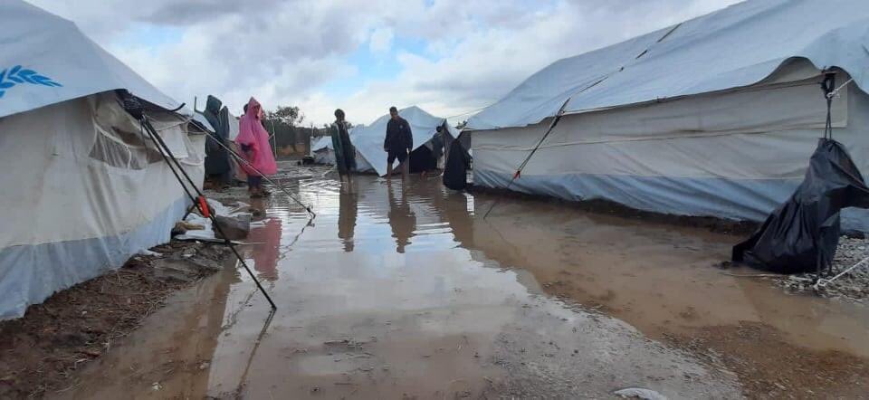 parwana_amiri's tweet photo. In the summer, it is like hell 
In the winter, we live on mud
We are exposed to cold, to wind 
Without even warm clothes 

Our children, while playing 
Their shoes sink into 
Mud and sewage water 
This condition is suffocating 
“Moria0.2”
#changesystem https://t.co/Ekmq0ldBPT