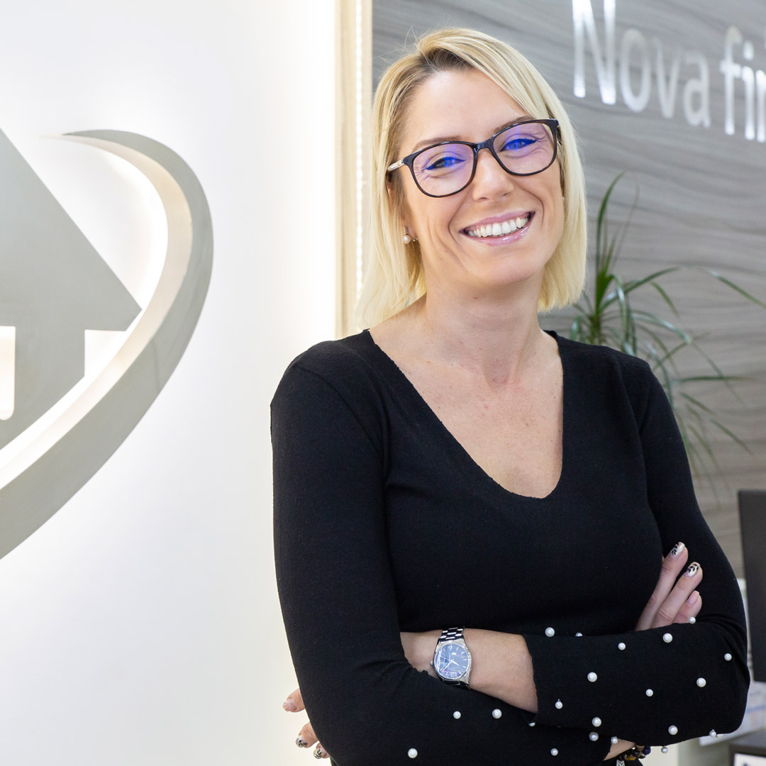 Novafinques's tweet image. ¡Os recibiremos con una #sonrisa de oreja a oreja! 💙
Ya son más de 20 años creando sonrisas a todas las #familias que contactan con nosotros. Estamos deseando ayudarte a conseguir la tuya. ¡Te esperamos en nuestras oficinas! 😄