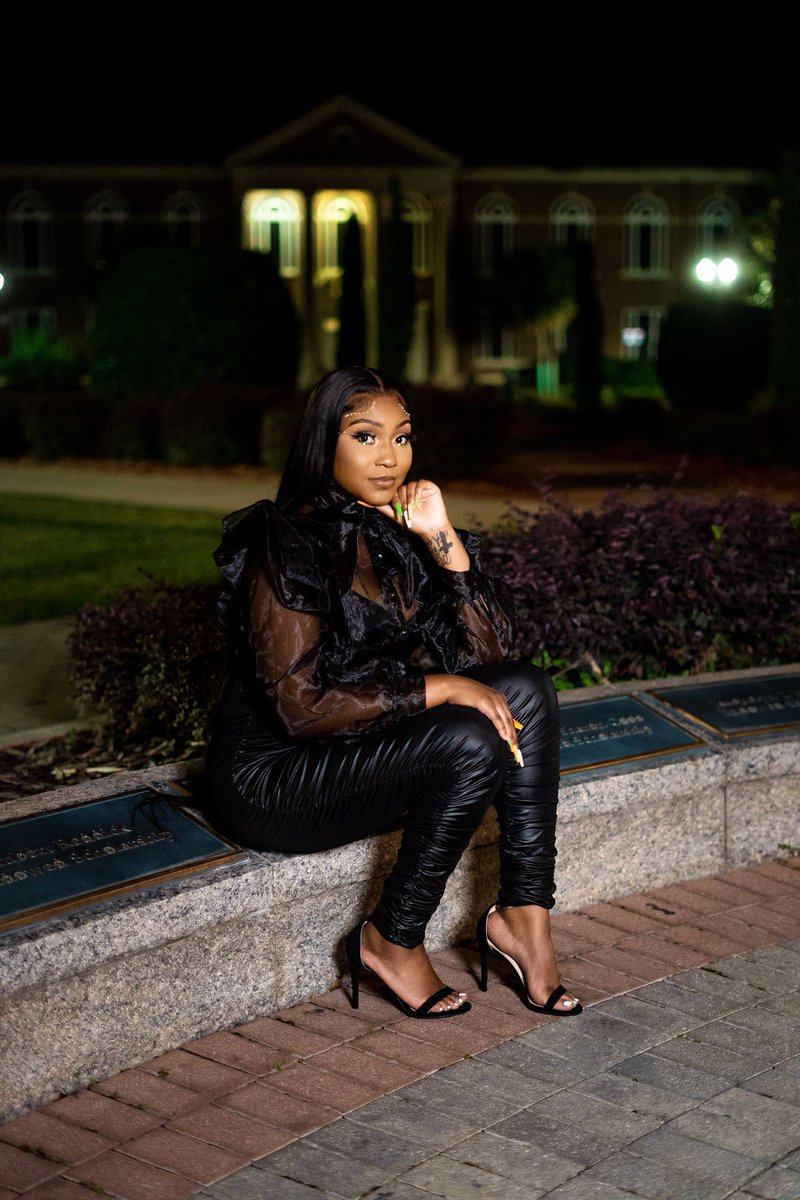 DamnArry__'s tweet photo. Thank you Famu 🐍❤️
Signing out, Arryana A.Brunson ✨
B.S Broadcast Journalism 📺 https://t.co/VSh7GV0f2m
