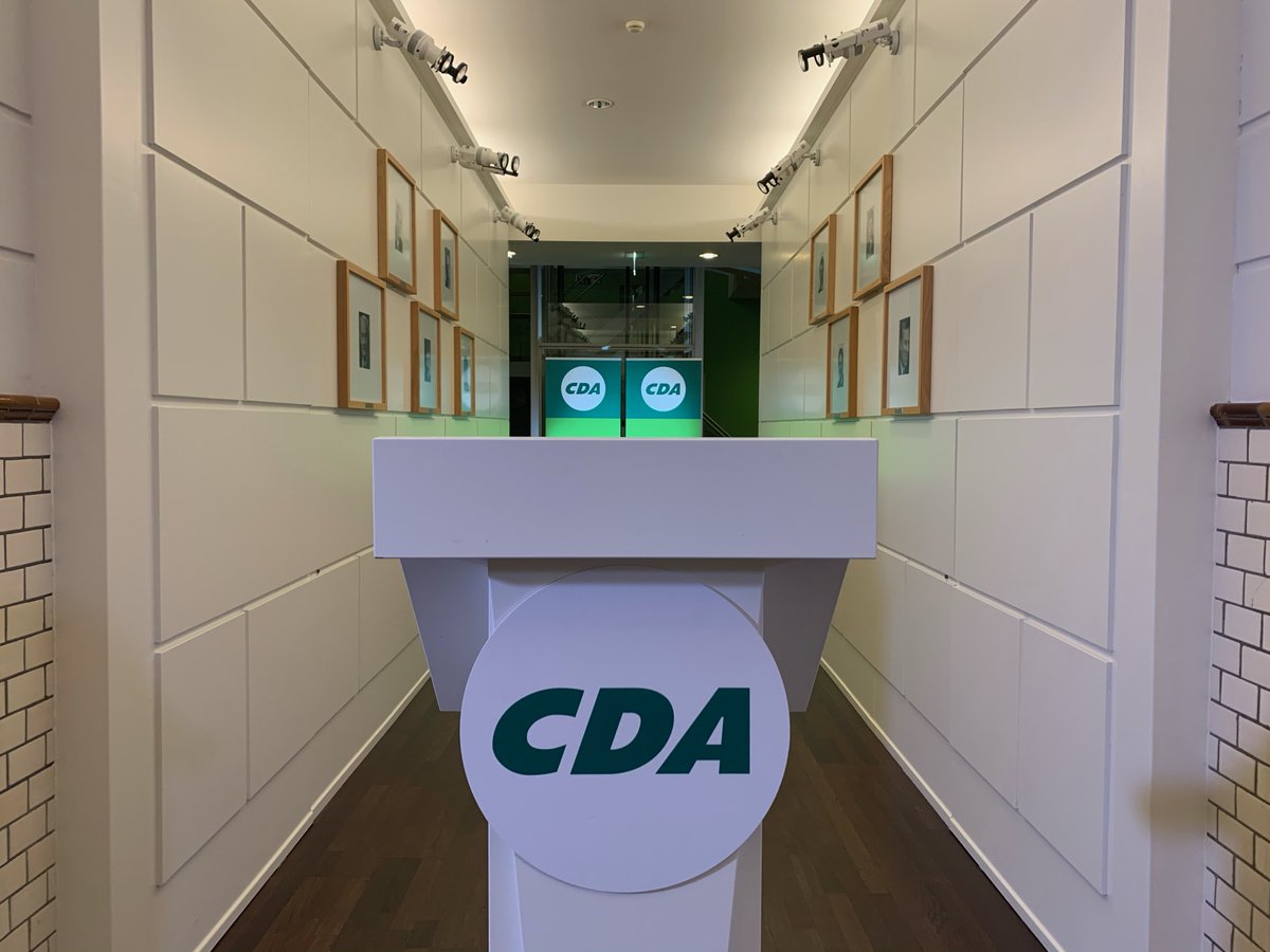 Vanaf 16:15 live te volgen via Facebook en Twitter: De presentatie van onze lijsttrekker <a href="/WBHoekstra/">Wopke Hoekstra</a>. #TeamCDA