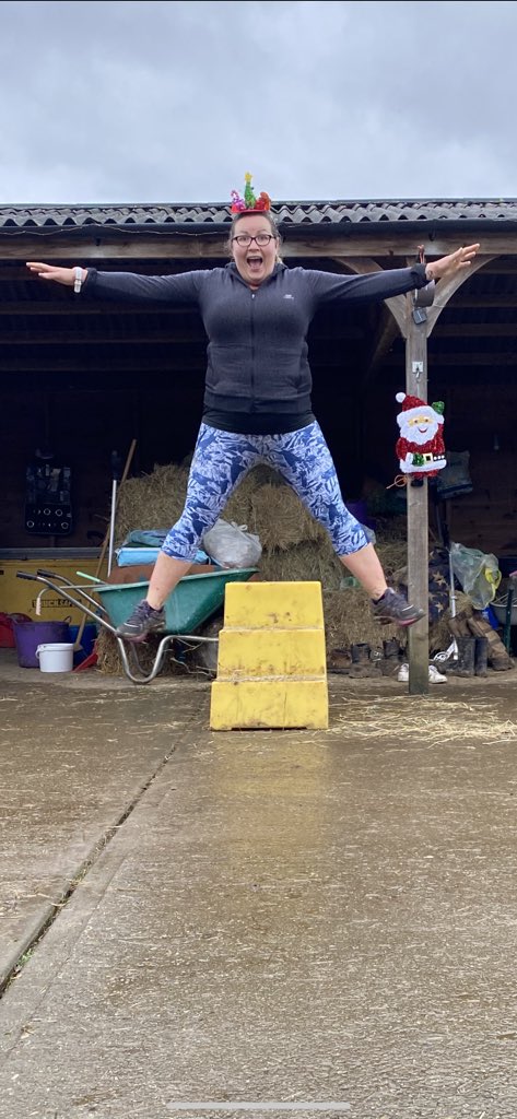 dobdob86's tweet photo. 31.33 miles completed over the last 12 days for the #12ginsofchristmas challenge with @SecretRuns highly recommend these guys for London running tours, virtual challenges and social side 😍 @runners_blue @Run_Mummy_Run #postpartumrunning #runtimefuntime https://t.co/Ya3zBsPzvj