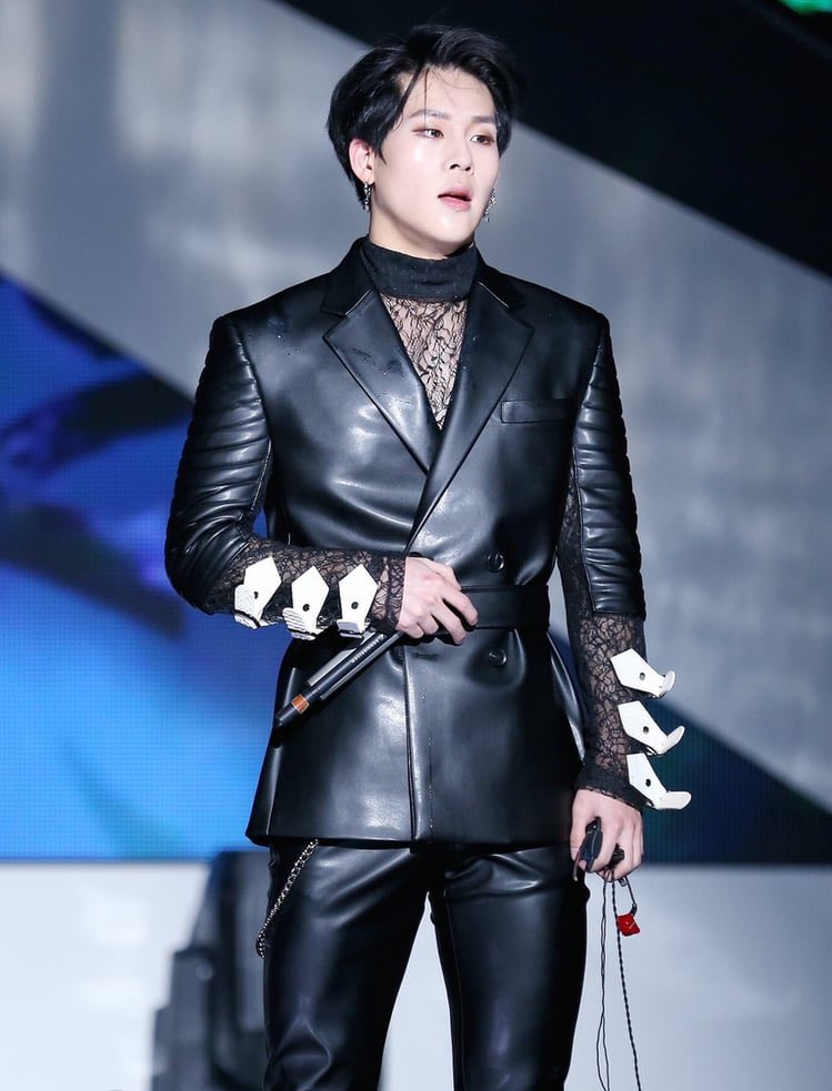 gosh i’m in love with this jooheon