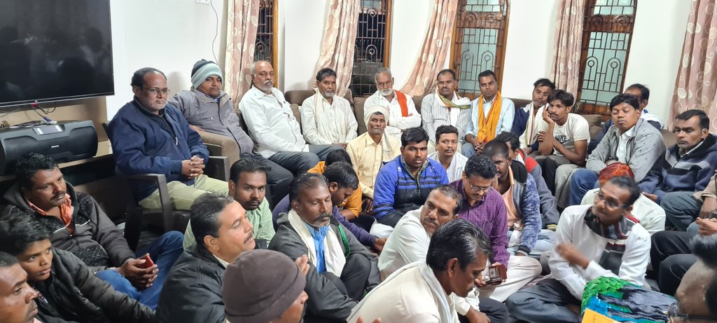 DoctorAnilBonde's tweet photo. कृषी कायद्याच्या संदर्भात आज पुसला ता. वरुड येथे शेतकरी बांधवांशी सवांद साधला.
#RealFarmerWithModi
@BJP4Maharashtra https://t.co/3MByLUpz8C