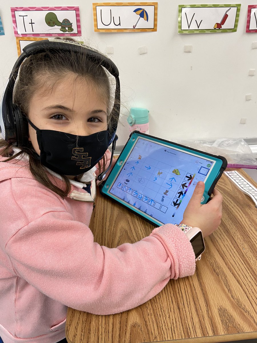 CompTeacherK_5's tweet image. Setting the stage for coding in Kindergarten with directional algorithms. @shady_side #SSAjuniorschool #HourOfCode #HourOfCode2020 #KidsCanCode @hourofcode @McMenemyTweets