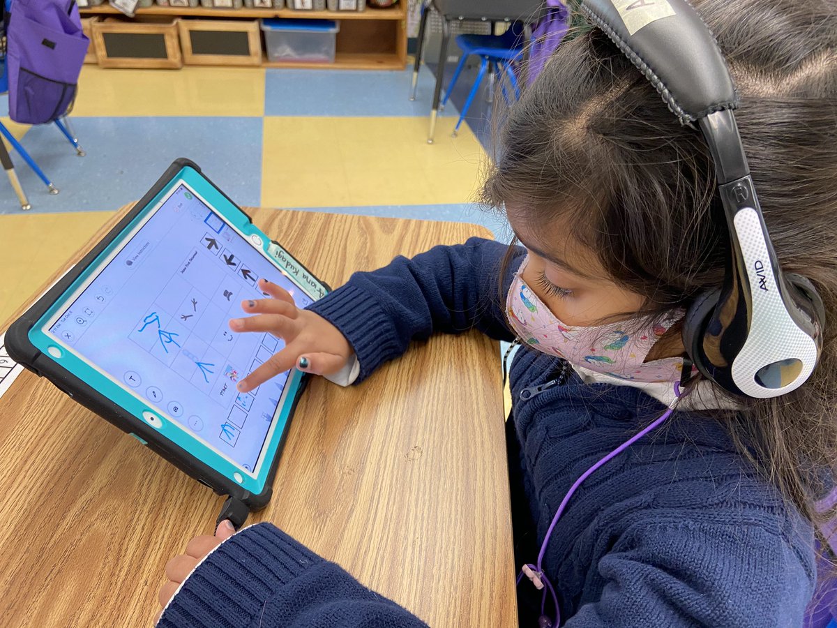 CompTeacherK_5's tweet image. Setting the stage for coding in Kindergarten with directional algorithms. @shady_side #SSAjuniorschool #HourOfCode #HourOfCode2020 #KidsCanCode @hourofcode @McMenemyTweets