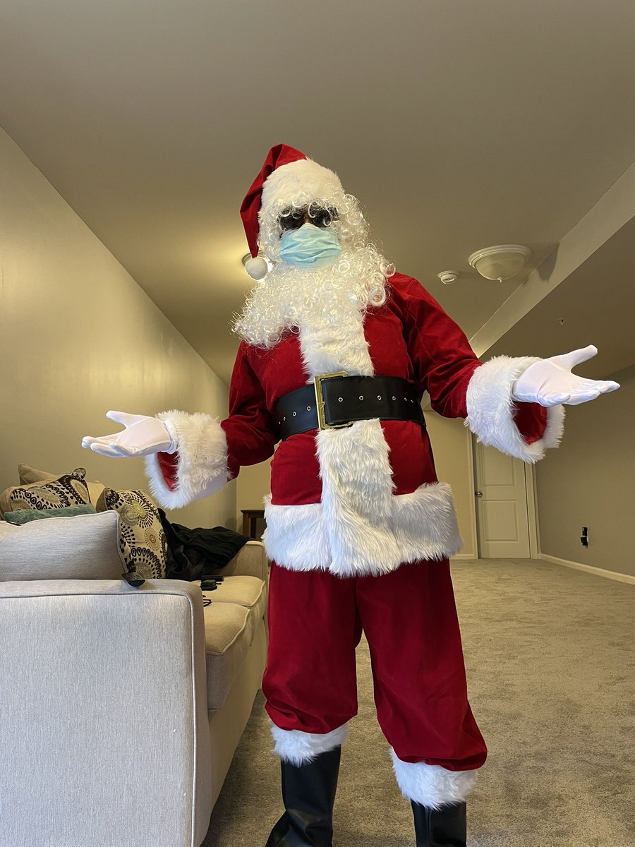 RobReason_'s tweet photo. We can’t take the kids to go have breakfast with Santa so, I’m bringing Santa to the kids! #breakfastwithsanta #Christmas2020 #CoolSanta #HoHoHo #SantaWearsVans https://t.co/M01RaLk6c7