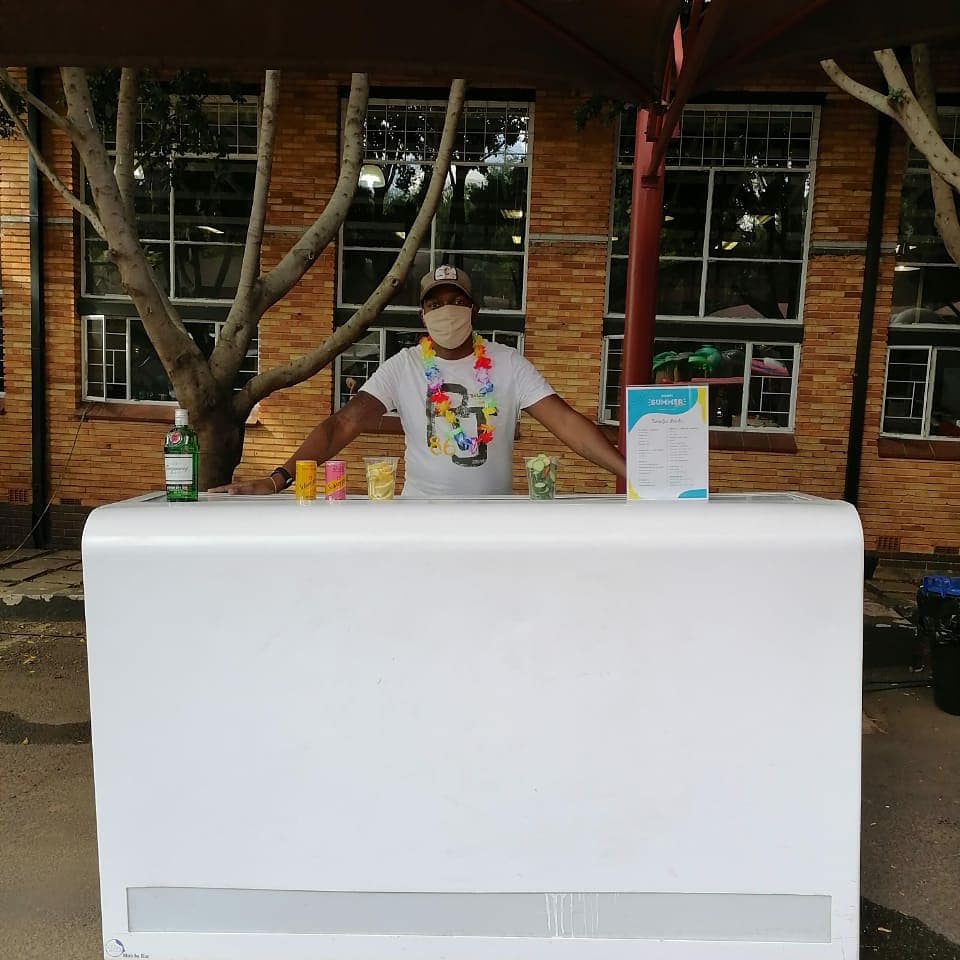 CockAndShoot's tweet photo. Client year end function yesterday 🏖🍸 #MobileBars #DrinkBetter https://t.co/R6K50VXTHY