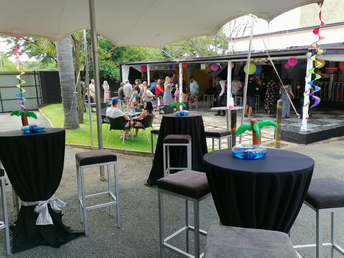 CockAndShoot's tweet photo. Client year end function yesterday 🏖🍸 #MobileBars #DrinkBetter https://t.co/R6K50VXTHY
