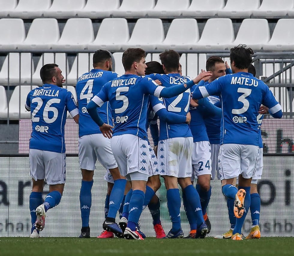 BresciaOfficial's tweet photo. NOI CI SIAMO! 👊

Brescia batte Salernitana 3-1. 🔥💙

#BRESAL
#SerieBKT 
#Forzabrescia⚪️🔵🦁 https://t.co/yr98pYzxZx