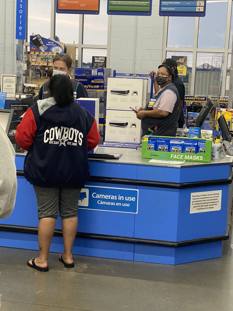 Est_Couture_wii's tweet photo. Walmart walk-in Texas #ps5 #WalmartWalkIn @linuswilson @jakerandall https://t.co/UwY2Pc09jX