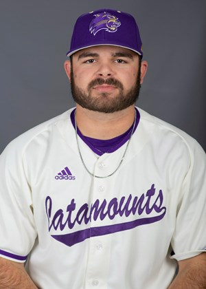 catamount_SAASS's tweet image. Up next - celebrating their virtual graduation! 🎓💜

Josh Esposito and Donnavan Spencer of @CatamountsFB, Andrew Robinson of @CatamountBSB and Dijoun Huitt of @TrackCatzWCU! #hardworkpaysoff #alwaysaCatamount