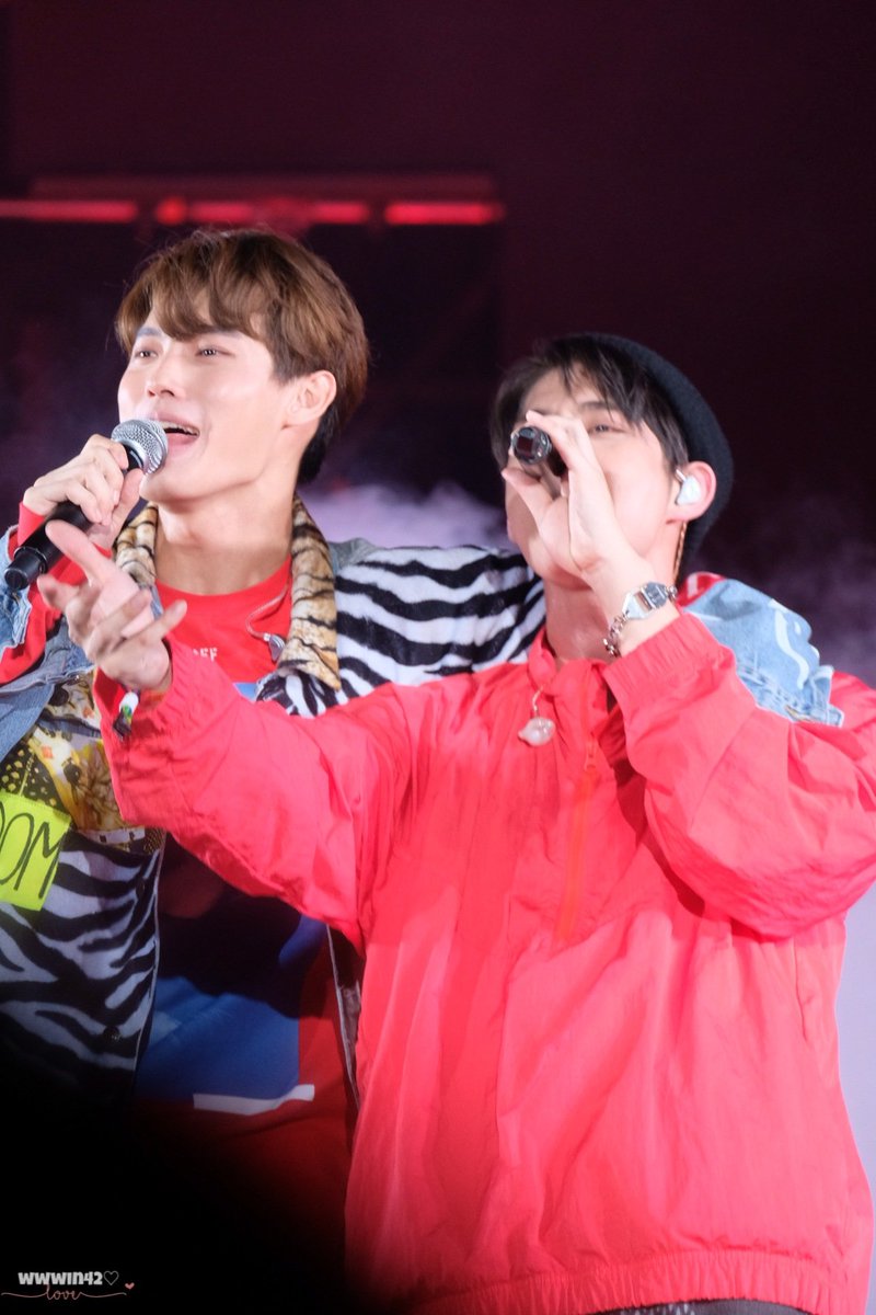 _lelilas's tweet photo. เจ้าพวกเด็กเเสบ😂😂

#BMMF11xBrightWin
#winmetawin #bbrightvc https://t.co/voUI0mpWkI