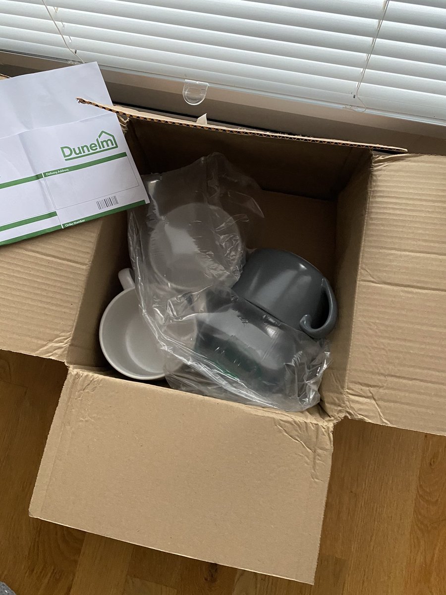 emw_ild's tweet photo. @DunelmUK luck was on your side today that my order arrived complete! 4 mugs 1 measly piece of packaging 😡 https://t.co/OAZ8G3W87V