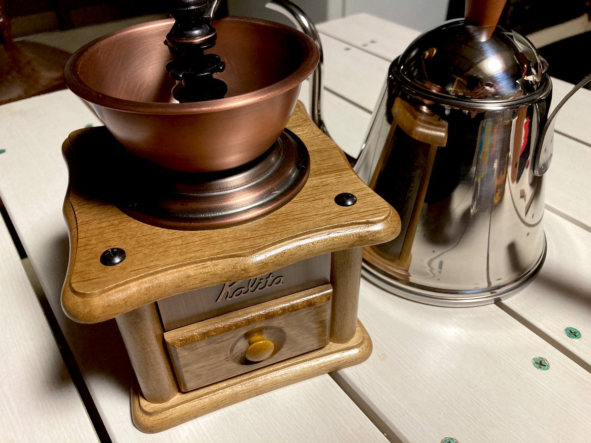 コーヒーミル新調 Umpe のイラスト