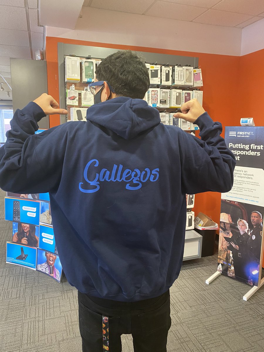 Hope_Chapman's tweet image. Looks like #Dash stowed away in Joshua’s hoodie to get back to Willimantic and say Hi! Congratulations from both of us on winning your own custom hoodie for top 📺 sales! @att_starks @jmailloux19 @JPotter24 @TheRealOurNE #WinCTogether #PrimeFam