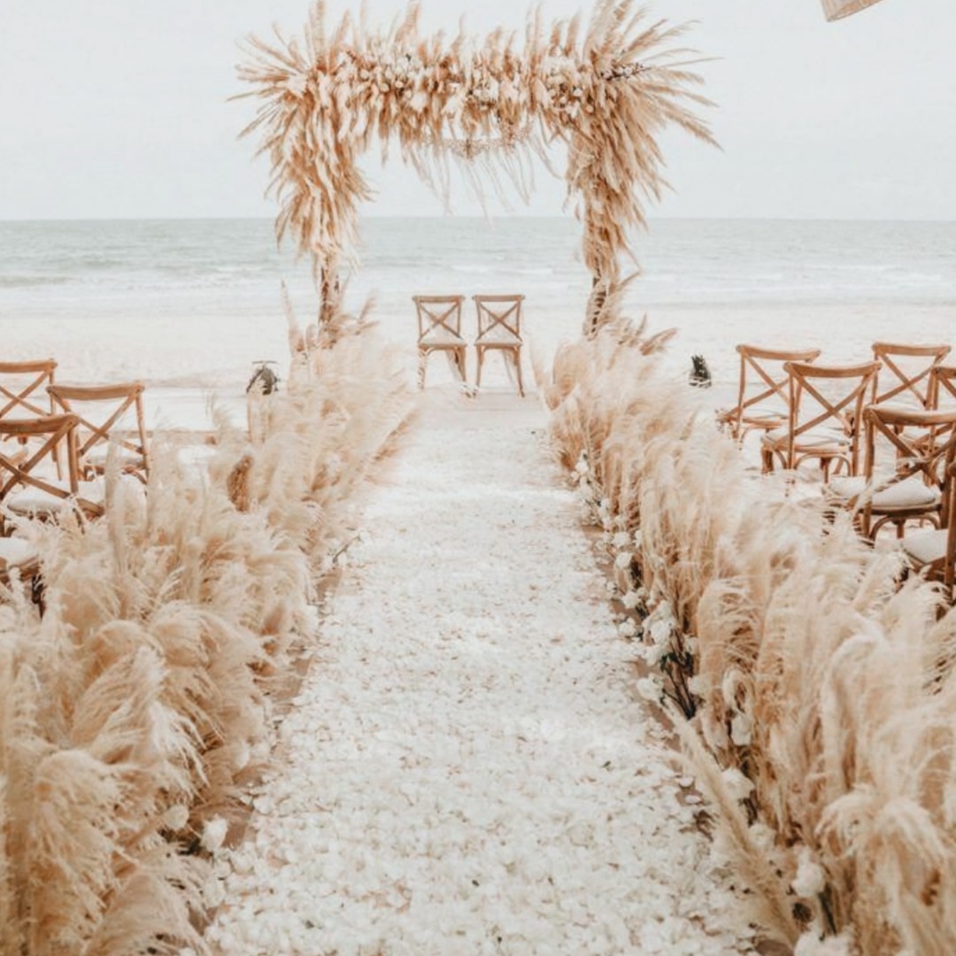 - Escapade( https://archiveofourown.org/works/4034197/chapters/9071932)