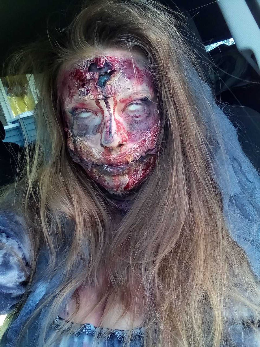 breenicole3773's tweet photo. Rushed for time on haloween, only had an hour. So the #makep wasn't the best, but it turned out ok. #haloween2020 https://t.co/BVEQnsHCsz