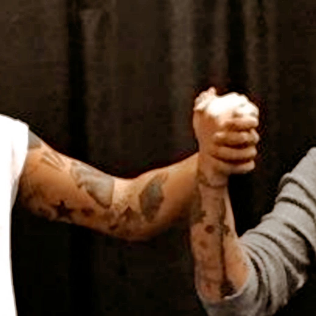 - The Stars, They Must Be Singing( https://archiveofourown.org/works/1121714/chapters/2260638)