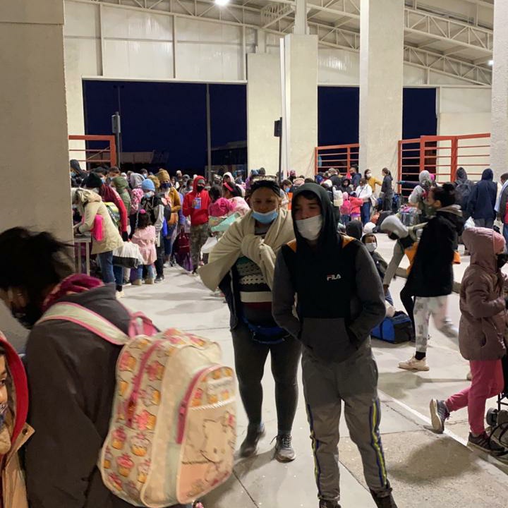 MarcoTarapaca's tweet photo. .@pdazan falta a la verdad diciendo que la única frontera es el aeropuerto de Stgo, en #Tarapacá tenemos una crisis migratoria. Comparto la declaración del Alcalde Soria: "Hay un descontrol en la frontera", basta del desconocimiento de lo q se vive en regiones. #Iquique -  [1/2] https://t.co/7jmeWTFLB6