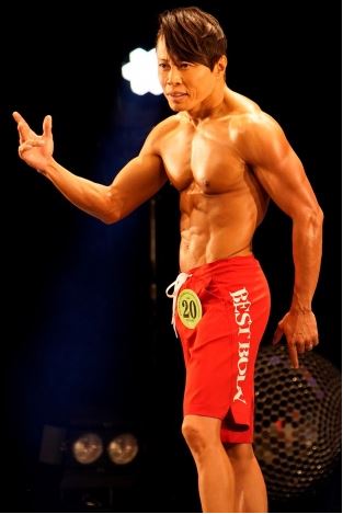 ゆ り ダンベル何キロ持てるの街雄さん実写でやってくれ西川貴教 服を着ればさわやかイケメン脱げば歩く大胸筋