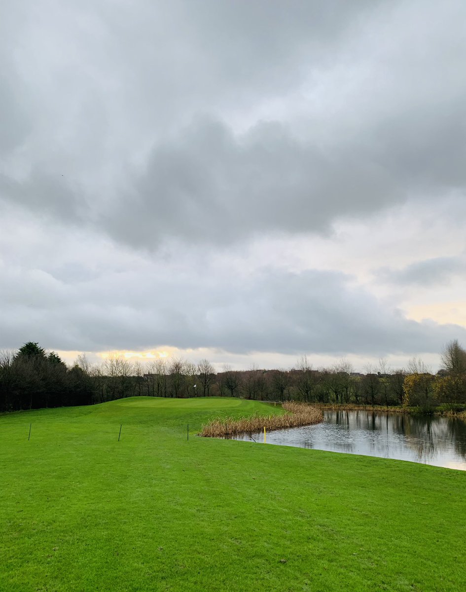 Best not miss right on the approach to the 12th 💦➡️❗️😰
