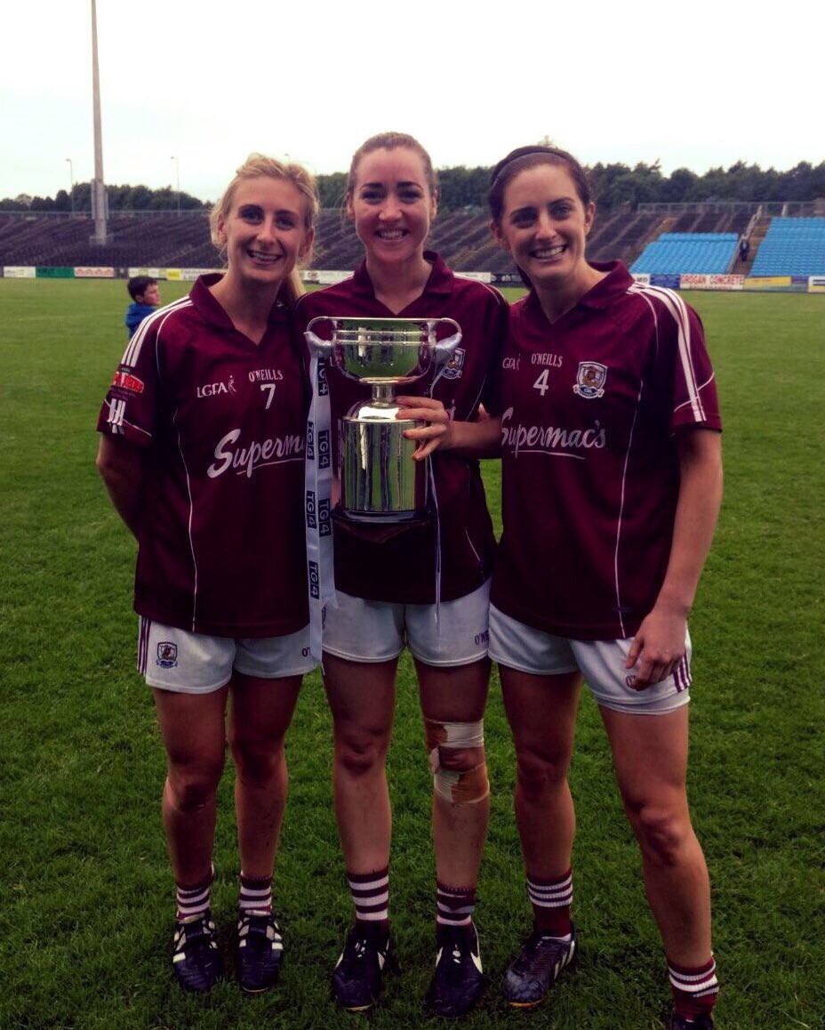 sineady_5's tweet photo. Best of luck to this legend @teenycorm &amp; @GalwayCamogie96     in the All Ireland final today. Hopefully it’s a better day for the Galway jersey in Croke park this weekend. Do us proud &amp; hope ye get all ye deserve &amp; more 🙌🏼🏆🇱🇻 #gaillimhabú #forthedouble #WomenSupportingWomen https://t.co/3GkwgxaSno