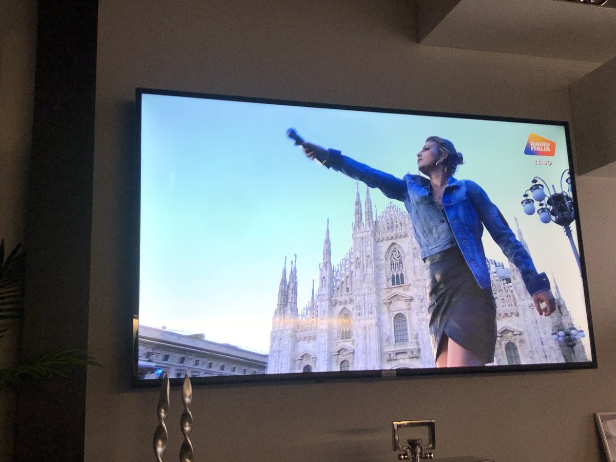 87_lvana's tweet photo. @MarroneEmma manchi davvero tanto 💖#facciamolapiùsemplice spero ritorni al più presto la semplicità di un immenso abbraccio sotto il tuo palco, il nostro palco 💖 https://t.co/dqA3WfdokJ