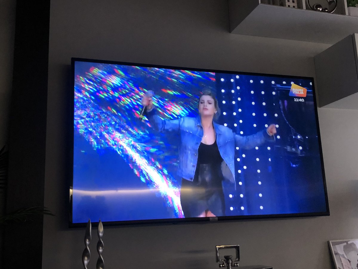 87_lvana's tweet photo. @MarroneEmma manchi davvero tanto 💖#facciamolapiùsemplice spero ritorni al più presto la semplicità di un immenso abbraccio sotto il tuo palco, il nostro palco 💖 https://t.co/dqA3WfdokJ