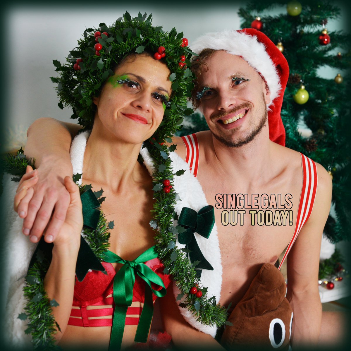 stereochemis3's tweet photo. Serious scientists on a serious mission! Teaming up with @AStovebuilder aka Dr. Candy Andy to raise awareness on HIV / HepB / HepC - 'cause, u know, these boys didn't leave the planet! Oh, and of course, our #kinkyxmas #parody #tradition https://t.co/LQCk0HMd7w https://t.co/9NWWE9ru0K