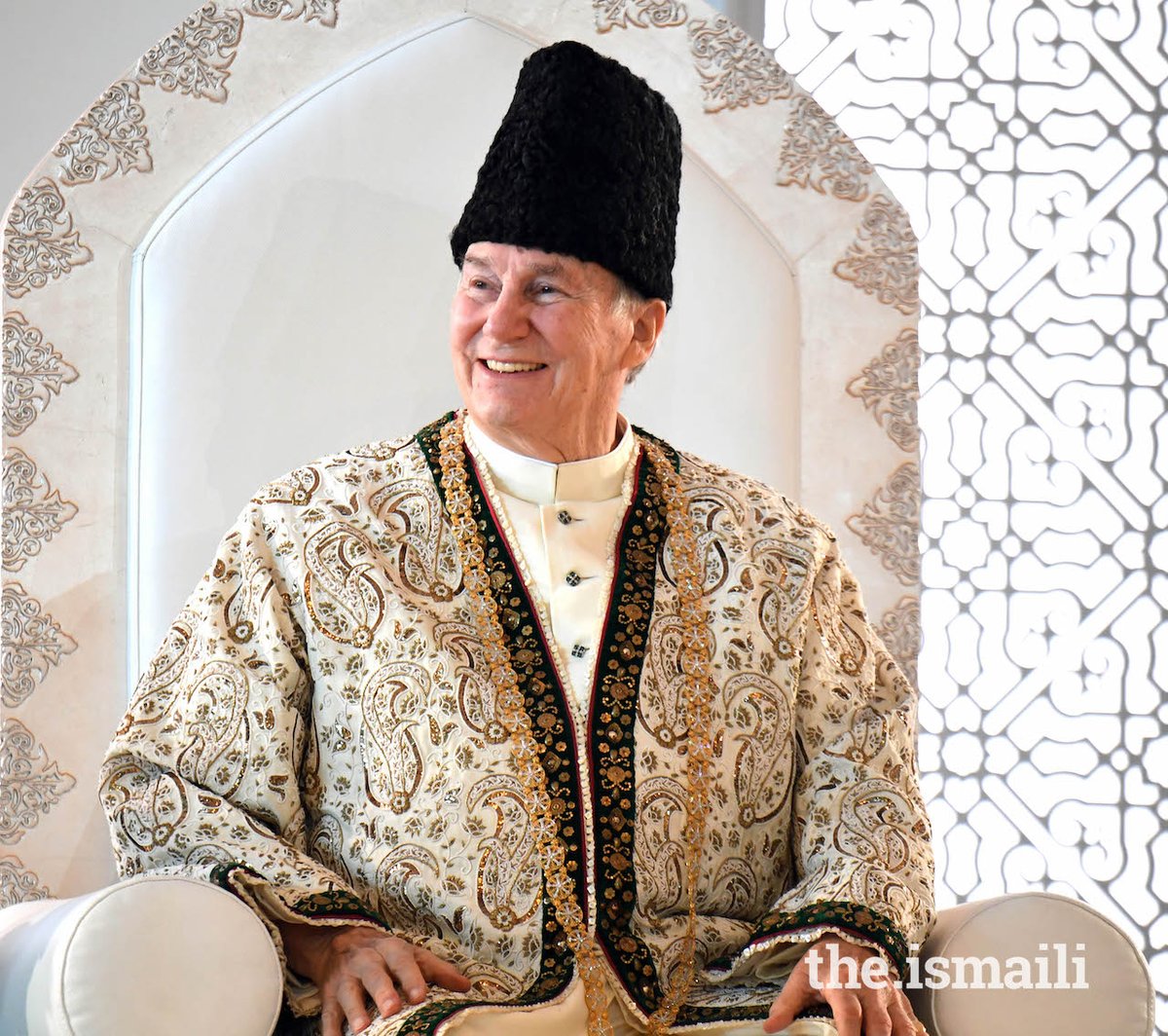 AgaKhanState's tweet photo. @TheIsmaili From responding to emergencies, to delivering vaccines, providing housing, education, health, economic growth for 63 years, beloved Imamaz-Zaman His Highness #AgaKhan Ismaili Fatimid Imam-Caliph Hazar Imam has been working tirelessly for happiness of every people🌍
#HBD_AGAKHAN https://t.co/PGdYp0Ohqe
