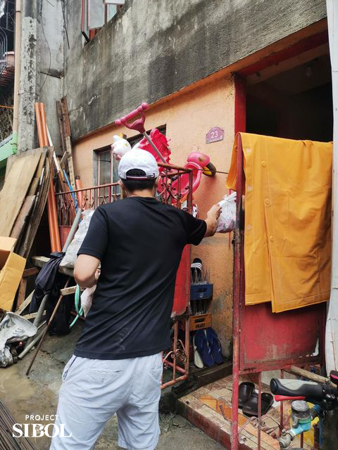 projectsibol's tweet photo. December 10, 2020 

140 pcs of relief packs were successfully distributed in Purok 5, Malanday Marikina. We would like to thank Councilor Africa Carl and his team for the assistance in relief packing and distribution. 

#ProjectSibol #UlyssesPH #ParaSaBayanAtPelikula https://t.co/br8mB1Q9BD