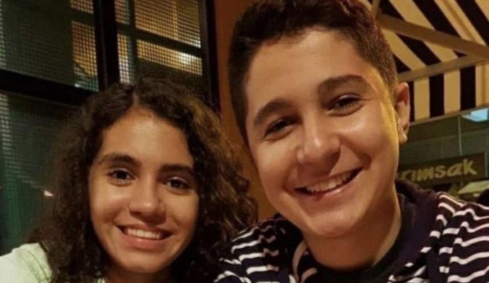 #Fenerbahçe yönetimi, Yeni Malatyaspor maçında İzmir depreminde yıkılan Rızabey Apartmanı’nda hayatını kaybeden 16 yaşındaki ikizler Çınar ve Sayra Alpgündüz’ün isim ve fotoğraflarını taşıyan bir pankartı tribünlere yerleştirecek. #FOXSpor