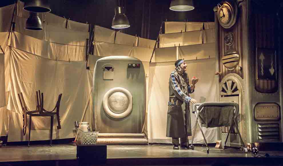TribunaSal's tweet photo. 👉 El teatro familiar regresa este domingo al Liceo con el espectáculo ‘Italino Grand Hotel’ https://t.co/2qDhyeRbpl https://t.co/IibbvRw8L8