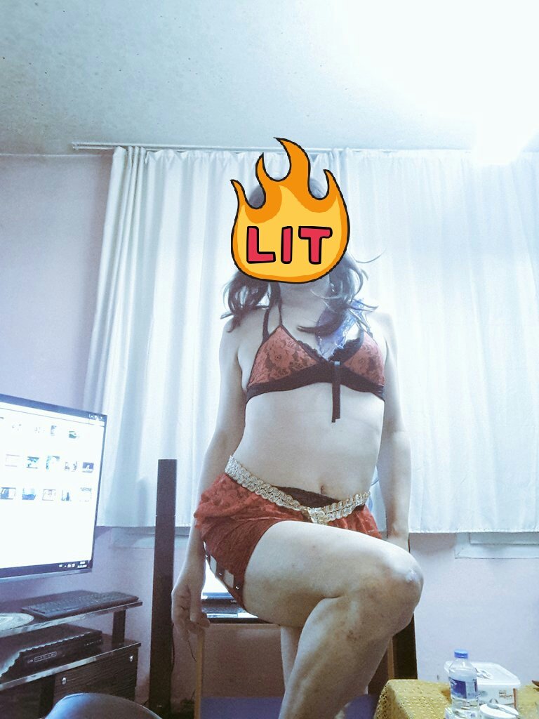 SULTANK52217142's tweet photo. Herkese guzel hafta sonlari ama
Evde kisitlama yuzunden yapacak
Bisey yok bugun evdeyiz  kismet #adanatravesti #adanatravestileri #adanagay #adanaaktif #adanacd https://t.co/R3xKEXLwSX