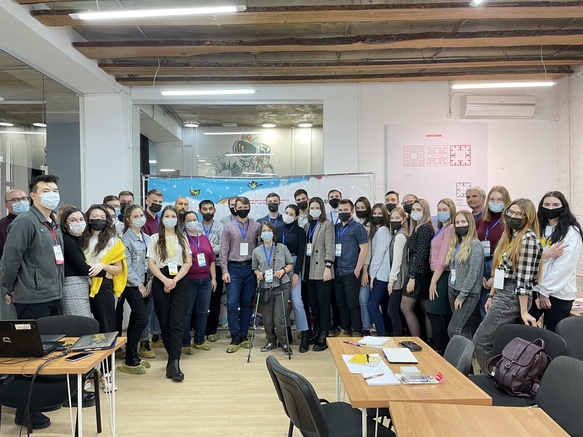 startup_samara's tweet photo. В 1-й день «Зимних стартап-выходных» #StartupSamara участники изучают построение гипотез, Customer Development, оценку рынка и конкурентный анализ, создание презентаций. Мероприятие проходит при поддержке @economy_samreg.
@D_Azaroff @kudryashov71 @D_Bogdanov https://t.co/1t6qSqbQ3u