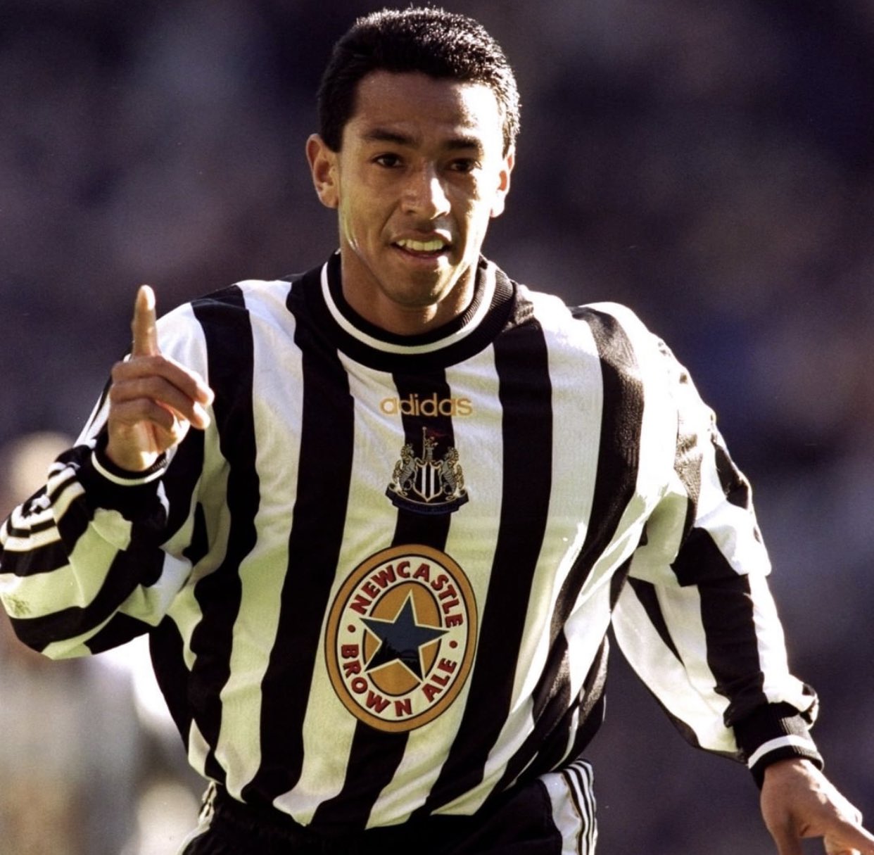 A very happy birthday to legend, and quite famous trumpet advocate, Nolberto Solano. 