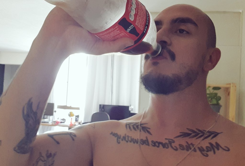 robsumuller's tweet photo. nutrição matinal https://t.co/YXEKjBdr7Z