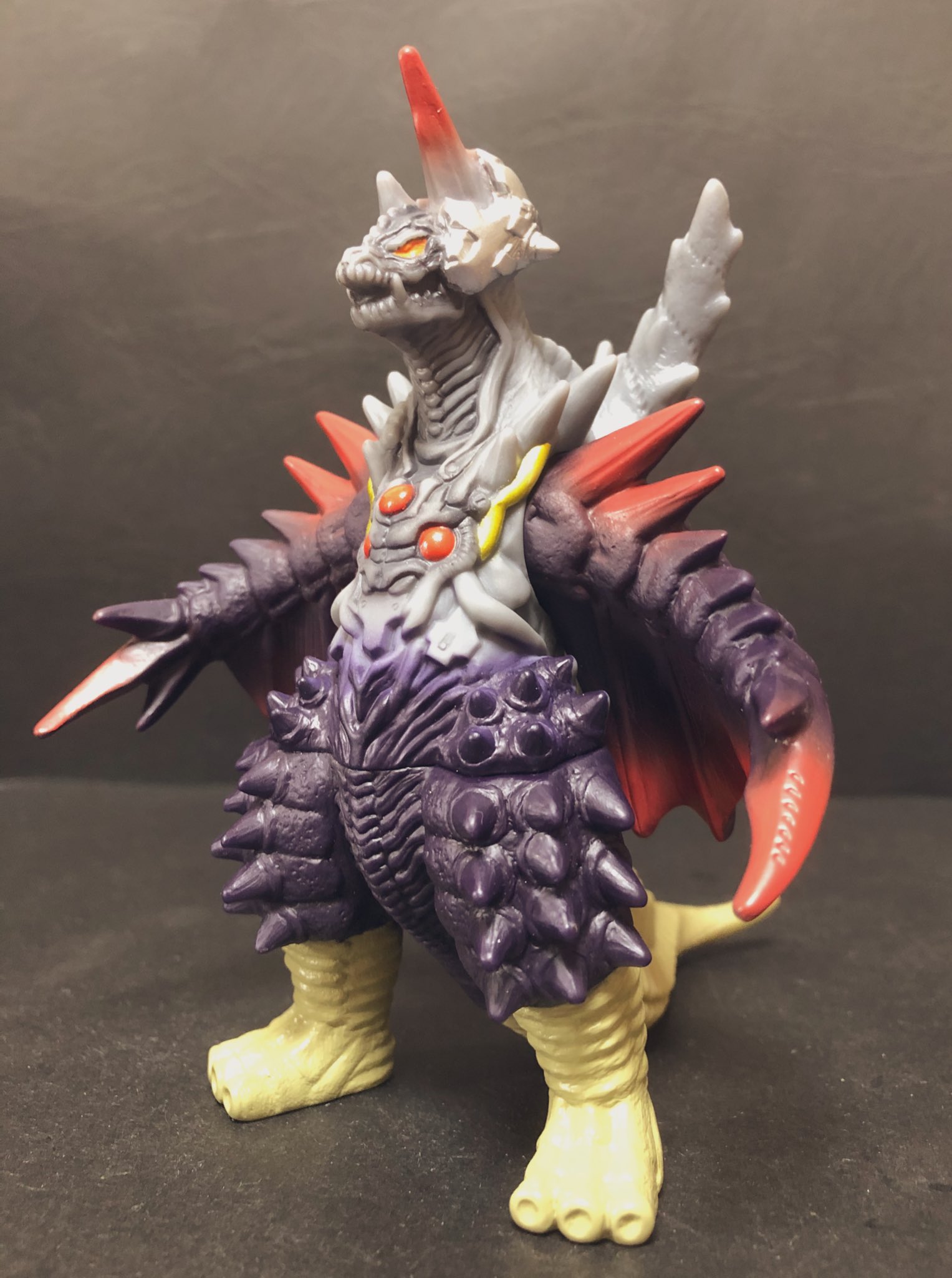 リペイント　ウルトラ怪獣　 デストルドス　ソフビ　塗装品 バンダイウルトラ怪獣シリーズ『デストルドス』リペイントしま
