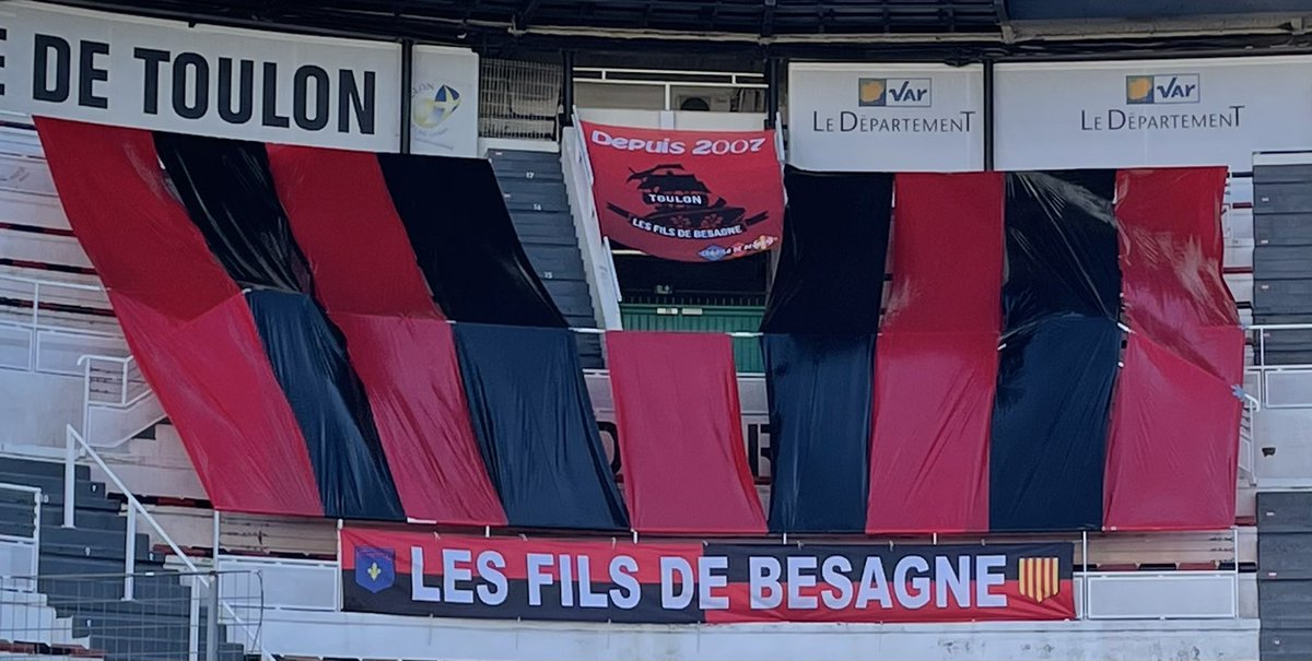 FilsdeBesagne's tweet photo. Au soutien de nos joueurs pour le retour de la @ChampionsCup à #Mayol ! 🔥❤️🖤
#RctFamily #Fdbfamily https://t.co/1is6YpbwXe