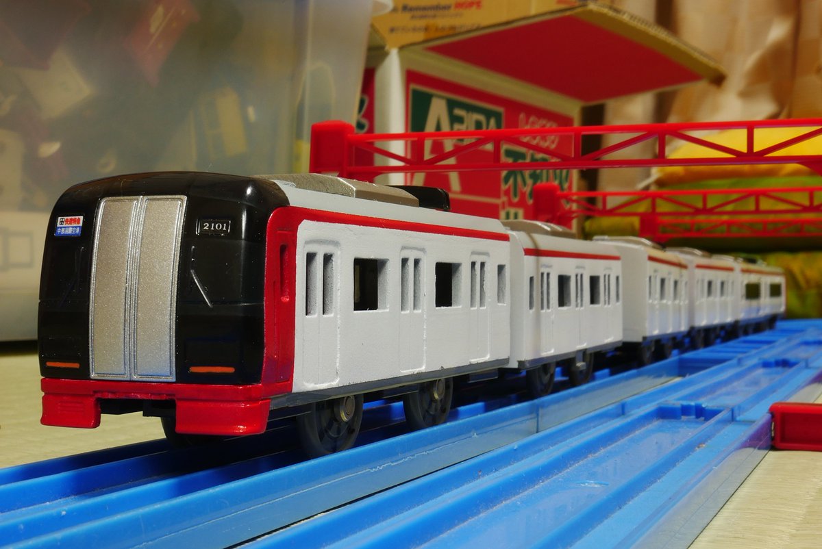あきじ 改造プラレール 名鉄20系が完成しました 16年初頭に製作し 同年秋にリメイクしたものの再リメイクとなります 塗装技術の向上により 号車番号表記も再現することが出来ました なかなか良い出来です 改造プラレール T Co